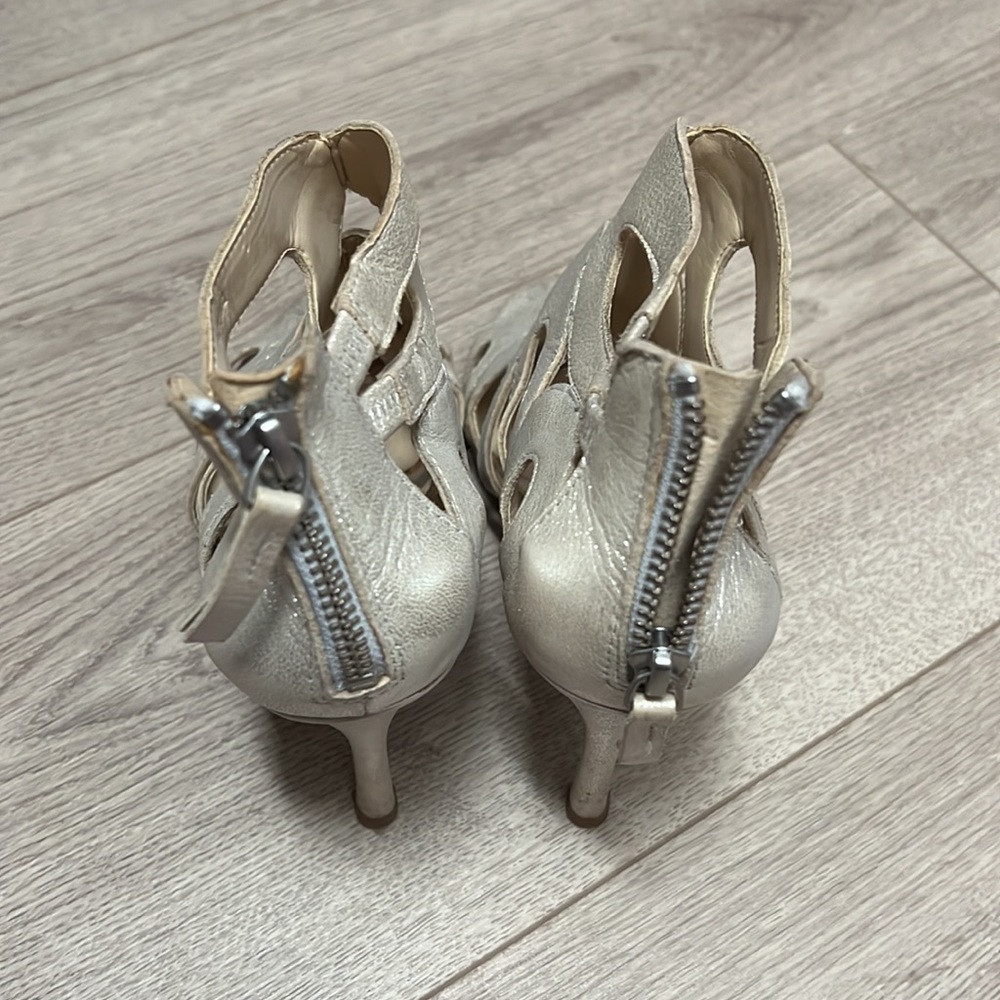 Fancy heels - Picture 5 of 7